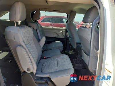 Zdjęcie 11 z 14 samochodu: 2022 TOYOTA SIENNA LE VIN:5TDKSKFC5NS058559 - miniatura