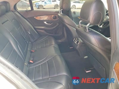 Zdjęcie 10 z 12 samochodu: 2016 MERCEDES-BENZ C 300 4MATIC VIN:55SWF4KB0GU156080 - miniatura