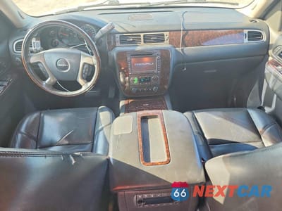 Zdjęcie 8 z 13 samochodu: 2013 GMC YUKON XL DENALI VIN:1GKS1MEF6DR359370 - miniatura