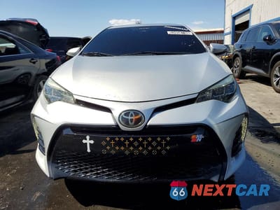 Piąte zdjęcie samochodu w środku: 2017 TOYOTA COROLLA 50TH ANNIVERSARY SPECIAL EDITION VIN:5YFBURHE6HP637428 - miniatura