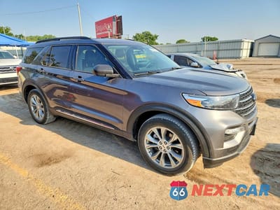 Czwarte zdjęcie samochodu z boku: 2021 FORD EXPLORER XLT VIN:1FMSK8DH1MGC37185 - miniatura