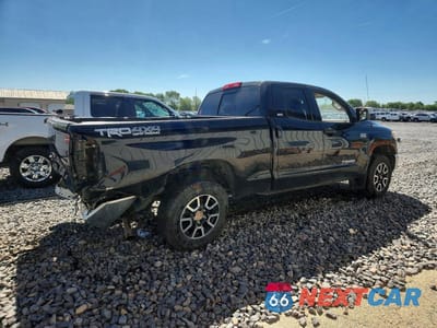 Trzecie zdjęcie samochodu z tyłu: 2016 TOYOTA TUNDRA SR5 VIN:5TFUW5F10GX526711 - miniatura