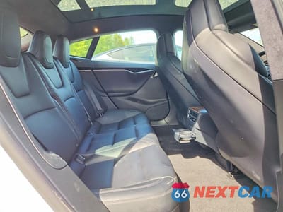 Zdjęcie 11 z 14 samochodu: 2019 TESLA MODEL S VIN:5YJSA1E27KF343804 - miniatura