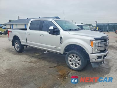 Czwarte zdjęcie samochodu z boku: 2017 FORD F350 SUPER DUTY VIN:1FT8W3BT6HED03180 - miniatura