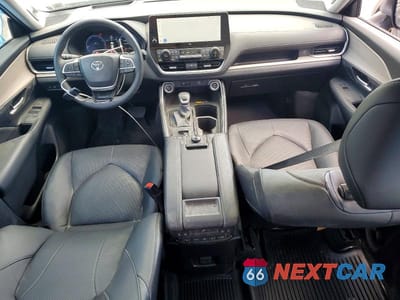 Zdjęcie 8 z 13 samochodu: 2024 TOYOTA GRAND HIGHLANDER PLATINUM VIN:5TDAAAB51RS059939 - miniatura
