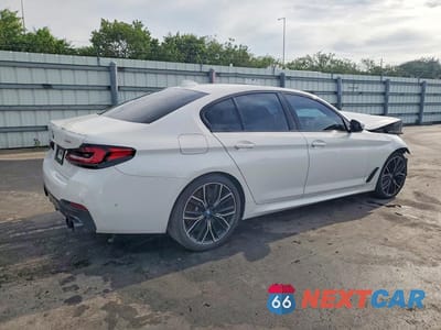 Trzecie zdjęcie samochodu z tyłu: 2021 BMW 540 I VIN:WBA53BJ06MWX35167 - miniatura