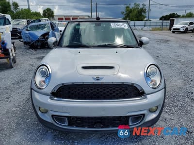 Piąte zdjęcie samochodu w środku: 2013 MINI COOPER S VIN:WMWZP3C5XDT297338 - miniatura