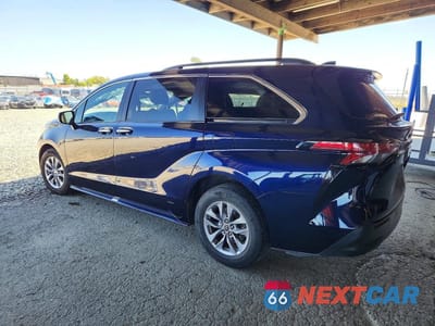 Drugie zdjęcie samochodu z przodu: 2022 TOYOTA SIENNA XLE VIN:5TDJRKEC4NS090850 - miniatura