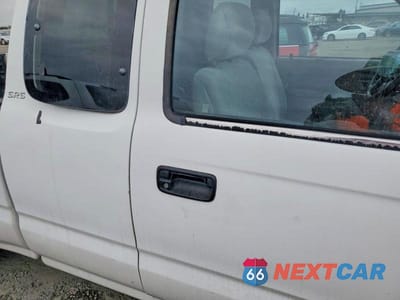 Zdjęcie 10 z 12 samochodu: 2001 TOYOTA TACOMA XTRACAB VIN:5TEVL52N01Z770638 - miniatura