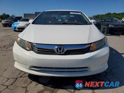 Piąte zdjęcie samochodu w środku: 2012 HONDA CIVIC LX VIN:19XFB2F56CE072559 - miniatura