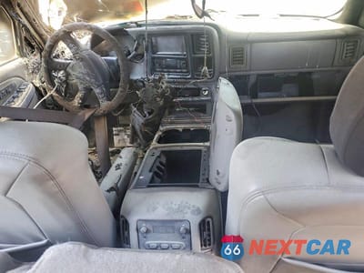 Zdjęcie 8 z 12 samochodu: 2004 GMC SIERRA K2500 HEAVY DUTY VIN:1GTHK23G34F116944 - miniatura