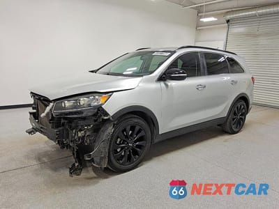2020 KIA SORENTO S 5XYPG4A58LG695600 - główne zdjęcie licytacji z USA - miniatura