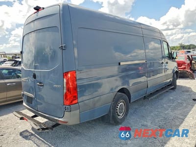 Trzecie zdjęcie samochodu z tyłu: 2019 MERCEDES BENZ SPRINTER 2500 DELIVERY VAN VIN:WD4PF1CD3KP151609 - miniatura