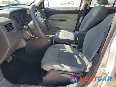 Zdjęcie 7 z 13 samochodu: 2007 JEEP PATRIOT SPORT VIN:1J8FF28W77D298748 - miniatura