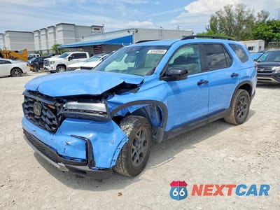 2025 HONDA PILOT TRAILSPORT 5FNYG1H63SB104483 - główne zdjęcie licytacji z USA - miniatura
