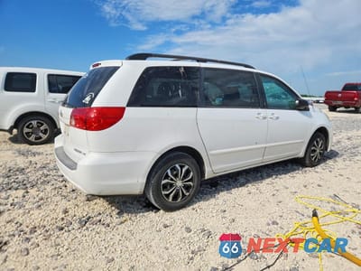 Trzecie zdjęcie samochodu z tyłu: 2010 TOYOTA SIENNA LE 7-PASSENGER VIN:5TDKK4CC9AS320397 - miniatura