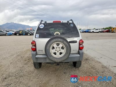 Zdjęcie 6 z 12 samochodu: 2005 JEEP LIBERTY SPORT VIN:1J4GL48K05W717516 - miniatura
