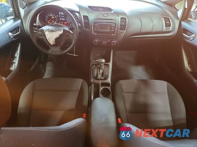 Zdjęcie 8 z 12 samochodu: 2017 KIA FORTE LX VIN:3KPFK4A73HE089900 - miniatura