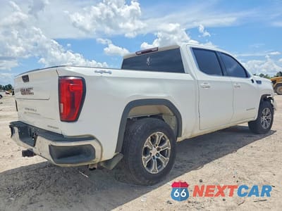 Trzecie zdjęcie samochodu z tyłu: 2022 GMC SIERRA K1500 SLE VIN:3GTPUBEK7NG625457 - miniatura