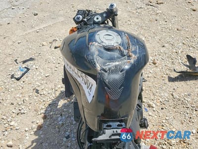 Zdjęcie 6 z 10 samochodu: 2009 YAMAHA YZFR6 S VIN:JYARJ06E29A041403 - miniatura