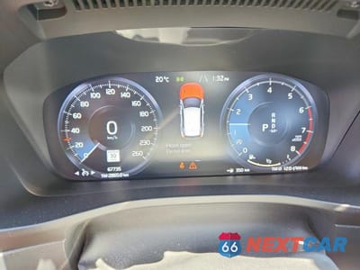 Zdjęcie 9 z 14 samochodu: 2019 VOLVO XC40 T5 R-DESIGN VIN:YV4162UM7K2048658 - miniatura