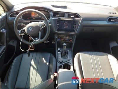 Zdjęcie 8 z 13 samochodu: 2024 VOLKSWAGEN TIGUAN SE R-LINE BLACK VIN:3VV8B7AX9RM109683 - miniatura