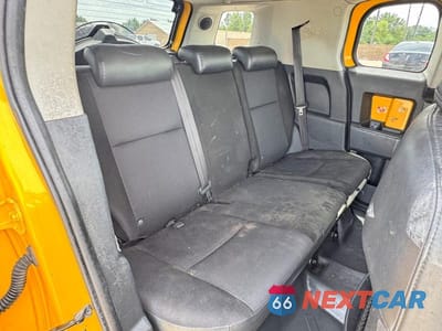 Zdjęcie 6 z 10 samochodu: 2007 TOYOTA FJ CRUISER BASE VIN:JTEBU11FX70045071 - miniatura