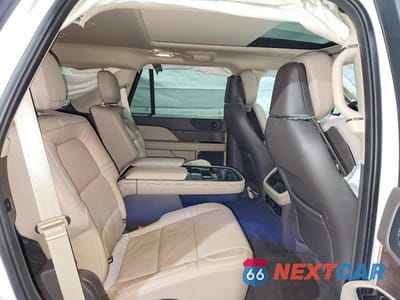 Zdjęcie 11 z 13 samochodu: 2023 LINCOLN NAVIGATOR RESERVE VIN:5LMJJ2LG6PEL04123 - miniatura