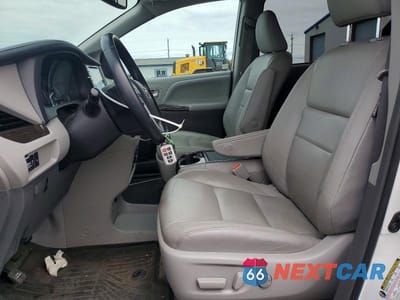 Zdjęcie 7 z 13 samochodu: 2019 TOYOTA SIENNA XLE 7-PASSENGER VIN:5TDDZ3DC9KS216040 - miniatura
