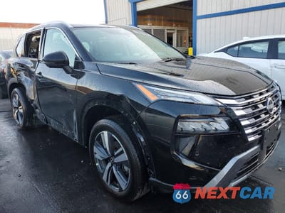 Czwarte zdjęcie samochodu z boku: 2026 NISSAN ROGUE SL VIN:5N1BT3CB1TC774917 - miniatura