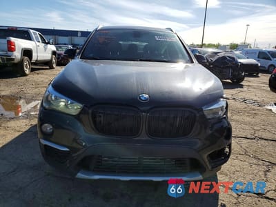 Piąte zdjęcie samochodu w środku: 2017 BMW X1 XDRIVE28I VIN:WBXHT3C36H5F76696 - miniatura