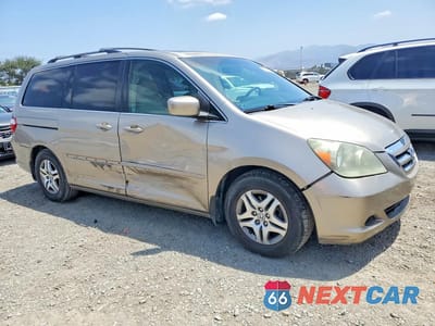 Czwarte zdjęcie samochodu z boku: 2005 HONDA ODYSSEY EXL VIN:5FNRL38625B409909 - miniatura