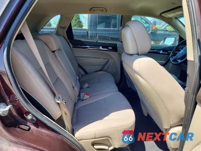 Zdjęcie 11 z 13 samochodu: 2014 KIA SORENTO LX VIN:5XYKTCA67EG506088 - miniatura