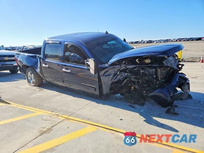 Czwarte zdjęcie samochodu z boku: 2011 CHEVROLET SILVERADO K1500 LTZ VIN:3GCPKTE34BG186590 - miniatura