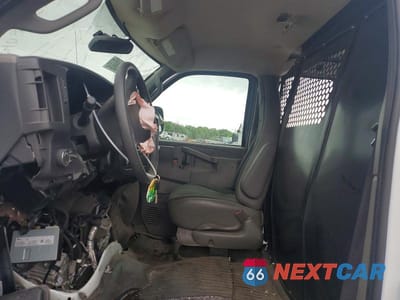 Zdjęcie 7 z 14 samochodu: 2024 GMC SAVANA G2500 VIN:1GTW7AFP7R1236586 - miniatura