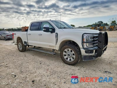Czwarte zdjęcie samochodu z boku: 2024 FORD F250 SUPER DUTY VIN:1FT8W2BM2RED84215 - miniatura