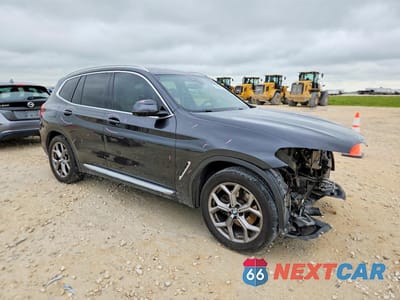 Czwarte zdjęcie samochodu z boku: 2021 BMW X3 SDRIVE30I VIN:5UXTY3C01M9D87180 - miniatura