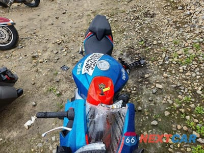 Piąte zdjęcie samochodu w środku: 2026 APRILIA RS 660 VIN:ZD4XGUA03TS000202 - miniatura