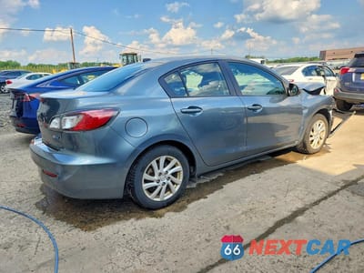Trzecie zdjęcie samochodu z tyłu: 2012 MAZDA 3 I VIN:JM1BL1W88C1656013 - miniatura