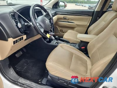 Zdjęcie 7 z 13 samochodu: 2016 MITSUBISHI OUTLANDER SE VIN:JA4AD3A30GZ025600 - miniatura