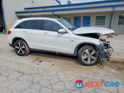 Czwarte zdjęcie samochodu z boku: 2016 MERCEDES-BENZ GLC 300 4MATIC VIN:WDC0G4KB6GF025956 - miniatura