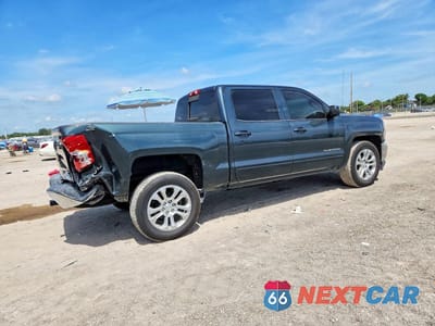 Trzecie zdjęcie samochodu z tyłu: 2018 CHEVROLET SILVERADO C1500 LT VIN:3GCPCREC0JG462987 - miniatura
