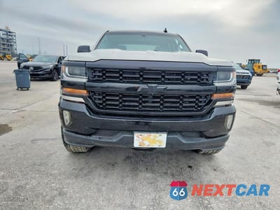 Piąte zdjęcie samochodu w środku: 2017 CHEVROLET SILVERADO C1500 LT VIN:3GCPCRECXHG361692 - miniatura