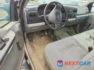 Zdjęcie 8 z 12 samochodu: 2007 FORD F550 SUPER DUTY VIN:1FDAF56PX7EA92330 - miniatura