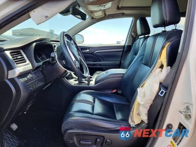 Zdjęcie 7 z 12 samochodu: 2017 TOYOTA HIGHLANDER SE VIN:5TDJZRFH2HS399241 - miniatura