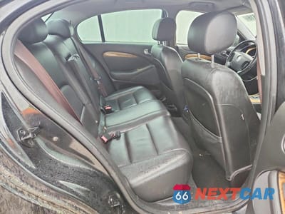 Zdjęcie 10 z 12 samochodu: 2003 JAGUAR S-TYPE R VIN:SAJEA03V031M53447 - miniatura