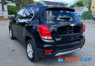 Trzecie zdjęcie samochodu z tyłu: 2019 CHEVROLET TRAX 1LT VIN:KL7CJPSB4KB921482 - miniatura