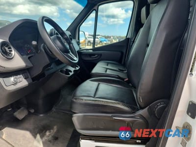 Zdjęcie 7 z 14 samochodu: 2019 MERCEDES-BENZ SPRINTER 2500 VIN:WD3PF0CDXKT010946 - miniatura