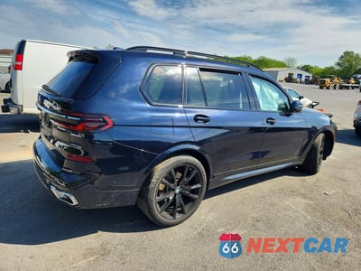 Trzecie zdjęcie samochodu z tyłu: 2023 BMW X7 XDRIVE40I VIN:5UX23EM0XP9R30984 - miniatura
