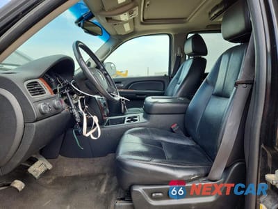 Zdjęcie 7 z 13 samochodu: 2009 CHEVROLET SUBURBAN K1500 LS VIN:1GNFK16389R245706 - miniatura